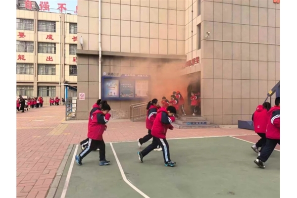 中国·平安谷：开学第一课，提高青少年安全意识，增强应急技能，为新学期筑牢安全防线！